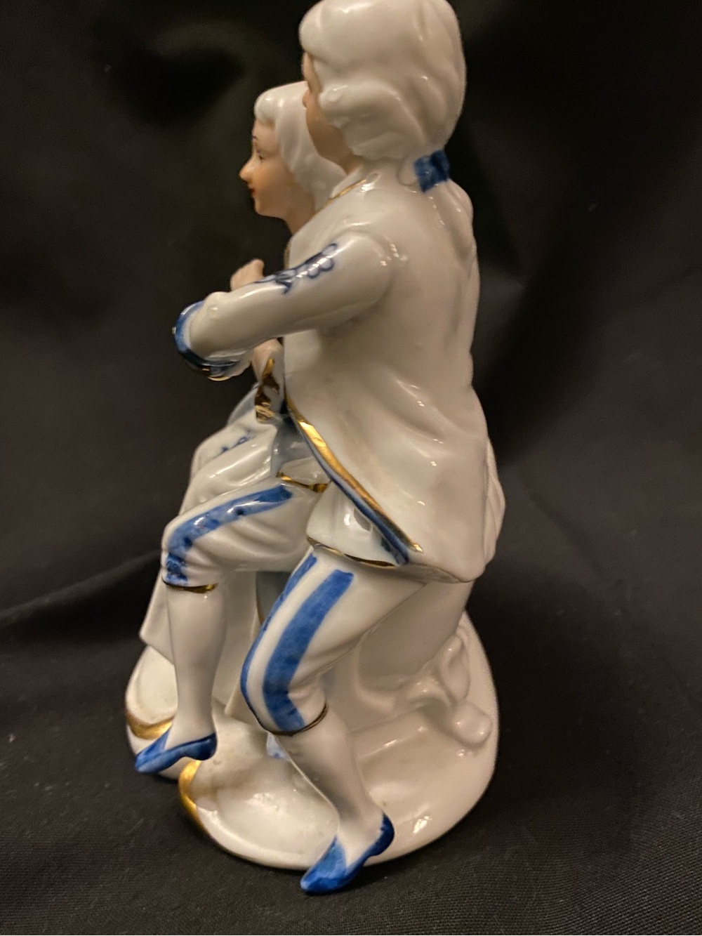 Victorian Couple on Bench Figurine - Picture 5 of 8